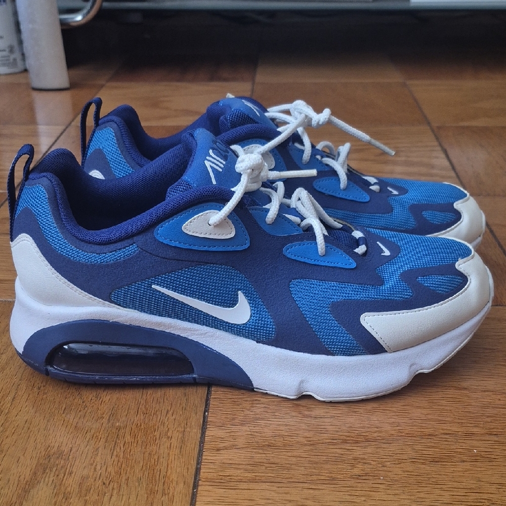Nike Men's Navy and White Sneakers